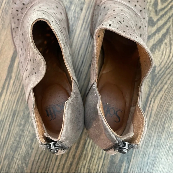 Sofft Wyoming Anthracite Laser Cut Leather Ankle Booties size 9.5 - Picture 7 of 9